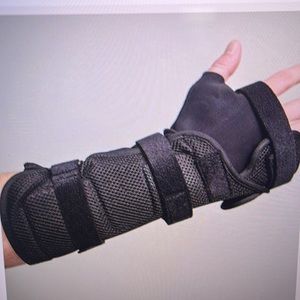Proline Wrist Support Brace Splint Breath Compression Adjust Bilateral. Medium